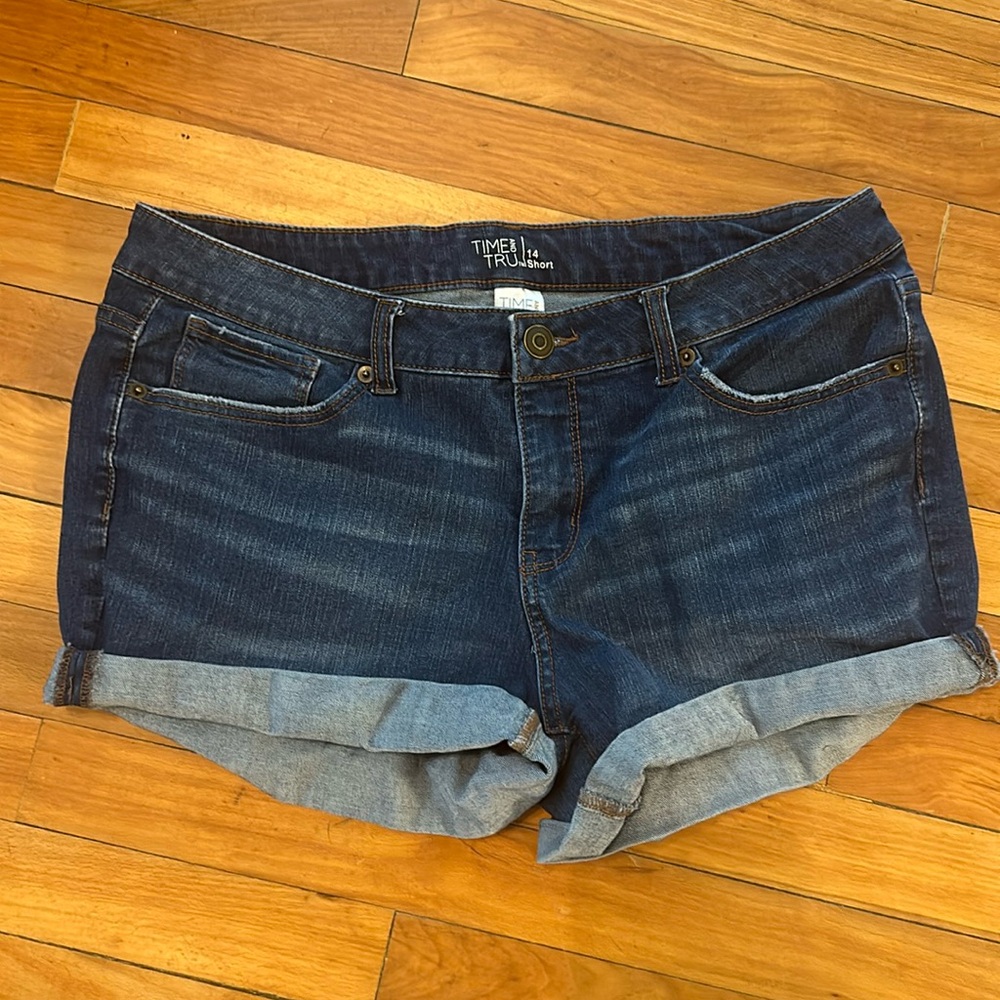 These shorts are so cute. They are from Walmart.